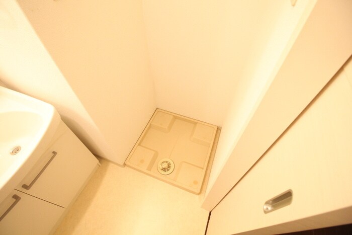 物件内観写真10　(洗濯機置場)