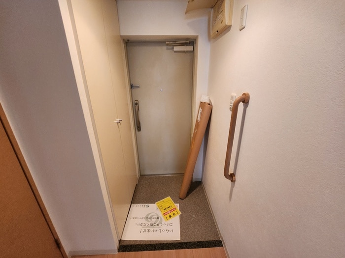 物件内観写真15　(玄関)