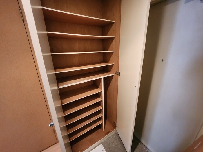 物件内観写真16　(靴箱)