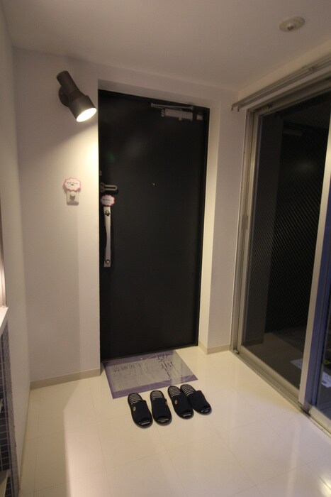 物件内観写真4　(玄関)