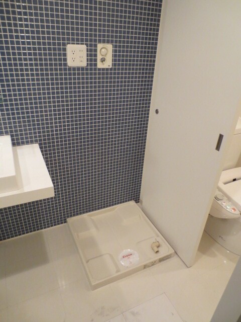 物件内観写真9　(洗濯機置場)