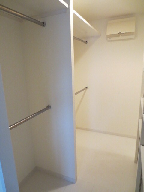 物件内観写真10　(収納)