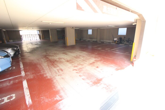 物件外観写真6　(駐車場)