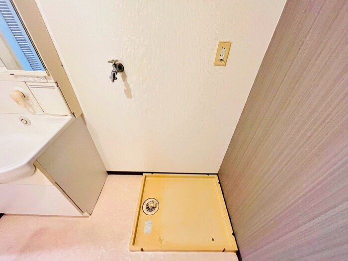 物件内観写真14　(洗濯機置場)