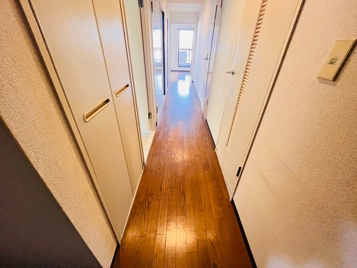 物件内観写真18　(廊下)