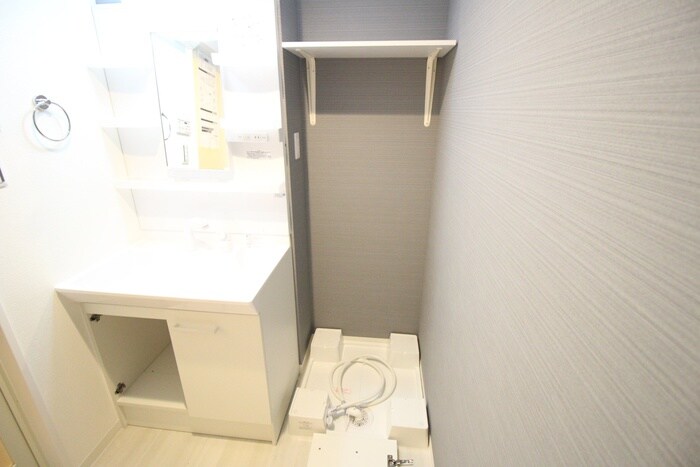 物件内観写真16　(洗濯機置場)