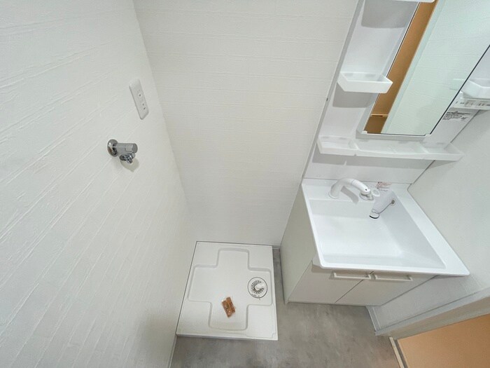 物件内観写真12　(洗濯機置場)