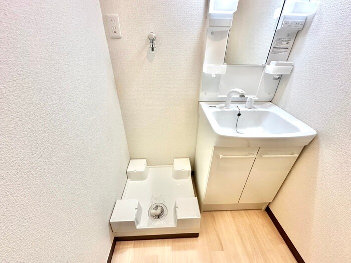 物件内観写真16　(洗濯機置場)