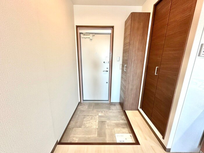 物件内観写真19　(玄関)
