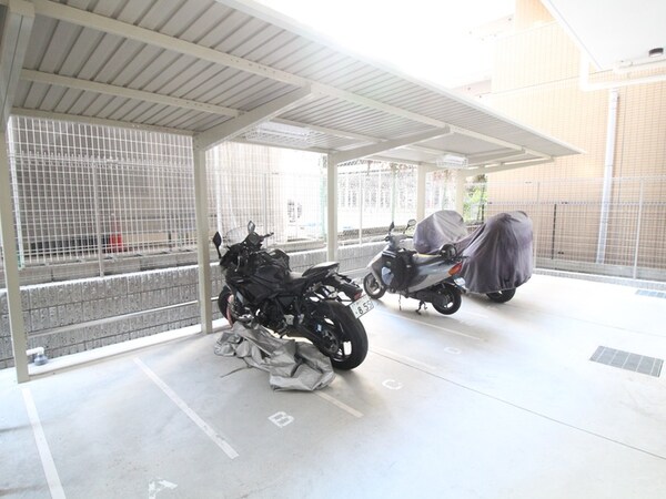 バイク置き場