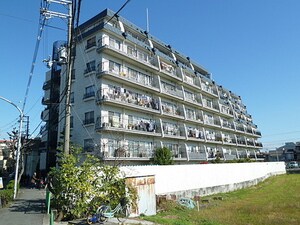 秀和南茨木レジデンス(504)外観写真
