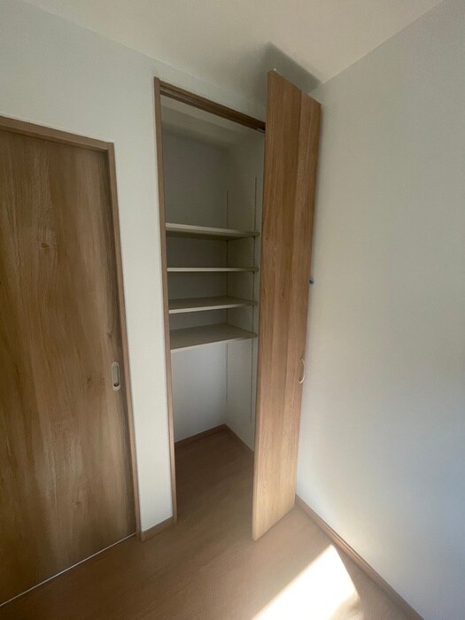 物件内観写真10　(収納)