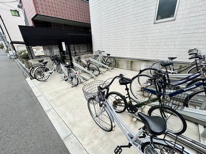 物件外観写真3　(駐輪場)