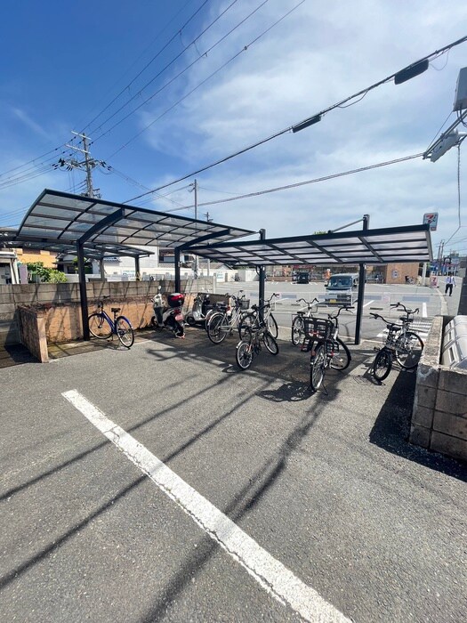 物件外観写真3　(駐輪場)