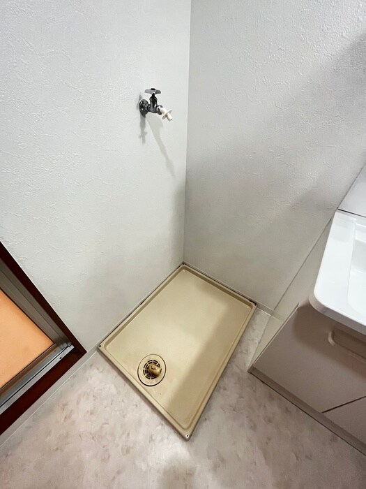 物件内観写真18　(洗濯機置場)