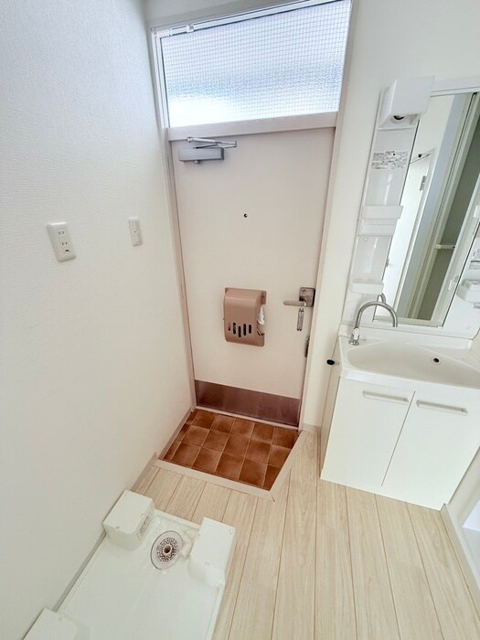 物件内観写真15　(玄関)