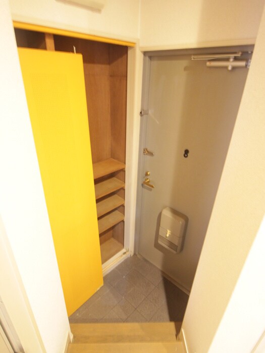 物件内観写真12　(玄関)