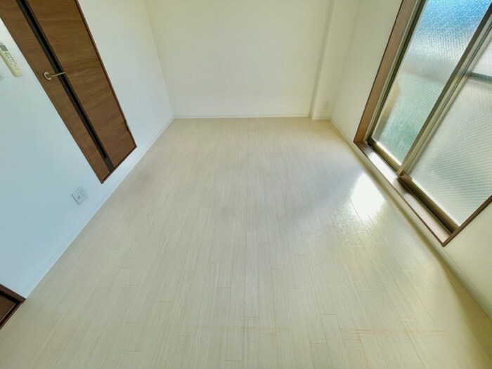 物件内観写真11　(居室)