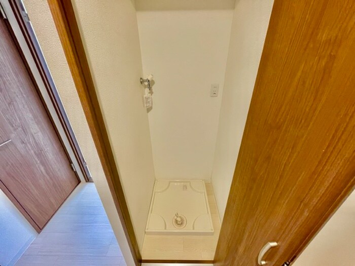 物件内観写真18　(洗濯機置場)