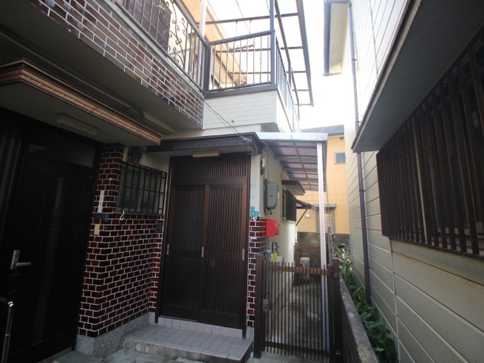 出在家町１８－２テラスハウス