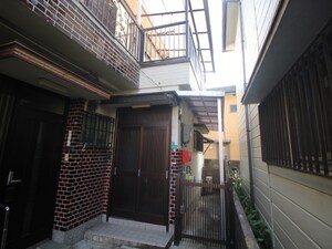 出在家町１８－２テラスハウス外観写真