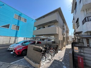 フラット太秦外観写真