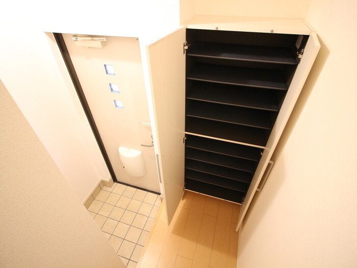 物件内観写真17　(靴箱)