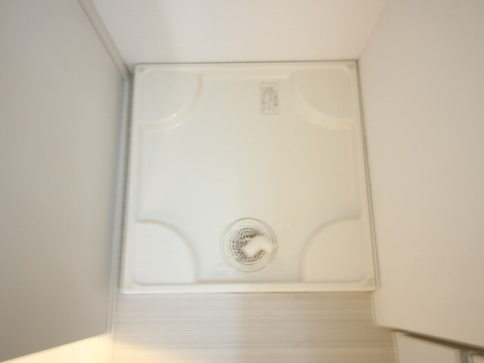 物件内観写真16　(洗濯機置場)