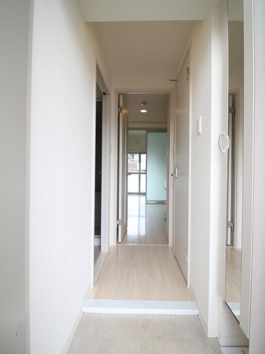 物件内観写真17　(廊下)