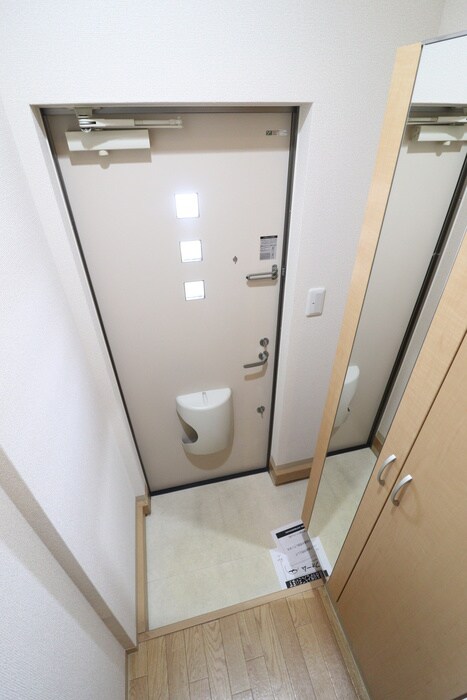 物件内観写真13　(玄関)