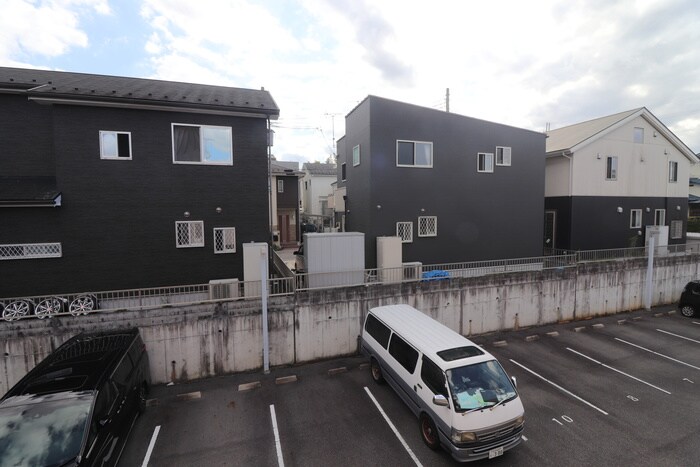 物件内観写真17　(室内からの展望)