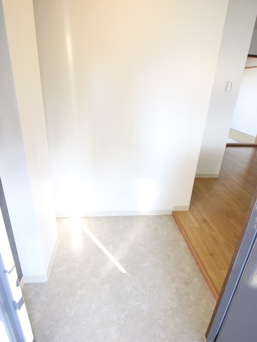 物件内観写真11　(玄関)