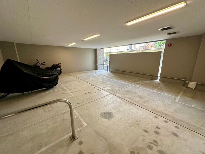 物件外観写真6　(駐輪場)