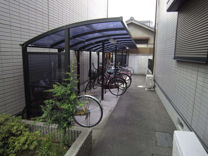 物件外観写真3　(駐輪場)