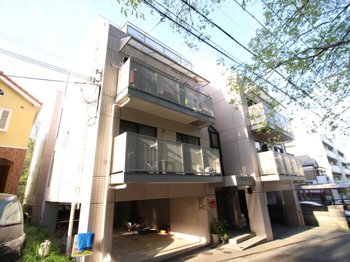 物件外観写真4　(エントランス部分)