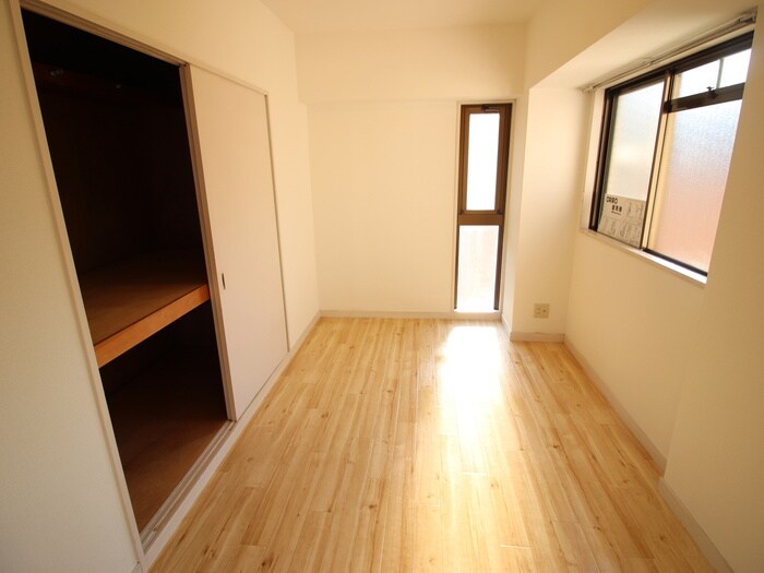 物件内観写真11　(居室)