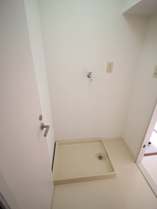 物件内観写真13　(洗濯機置場)