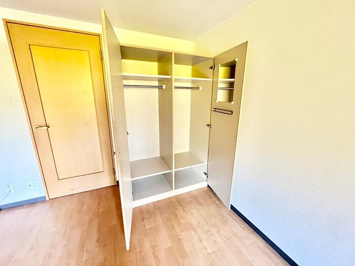 物件内観写真10　(収納)