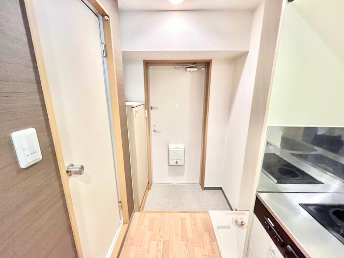 物件内観写真16　(玄関)