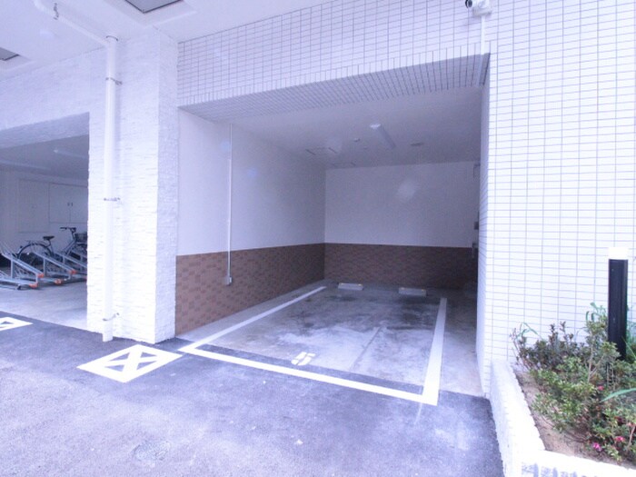 物件外観写真5　(駐車場)