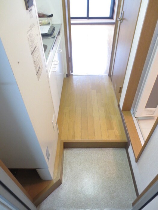 物件内観写真12　(玄関)