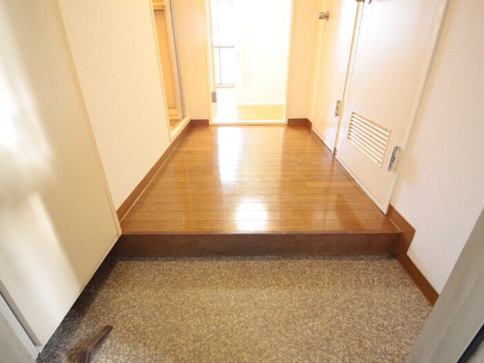 物件内観写真17　(玄関)