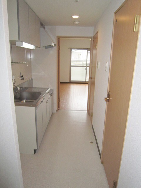 物件内観写真16　(廊下)