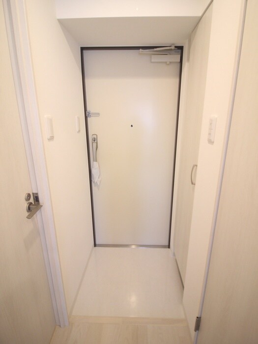 物件内観写真14　(玄関)