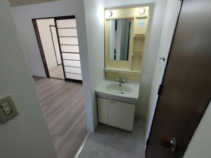 物件内観写真13　(洗面)