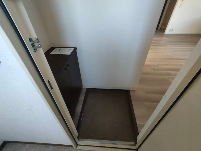 物件内観写真17　(玄関)