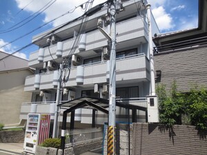 アデュウ服部外観写真