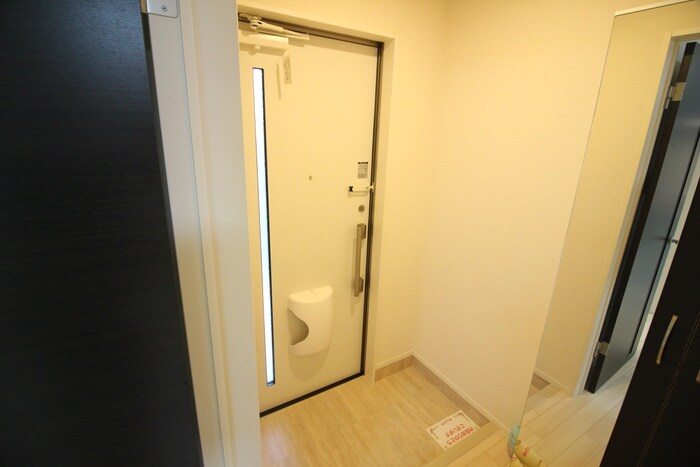 物件内観写真14　(玄関)