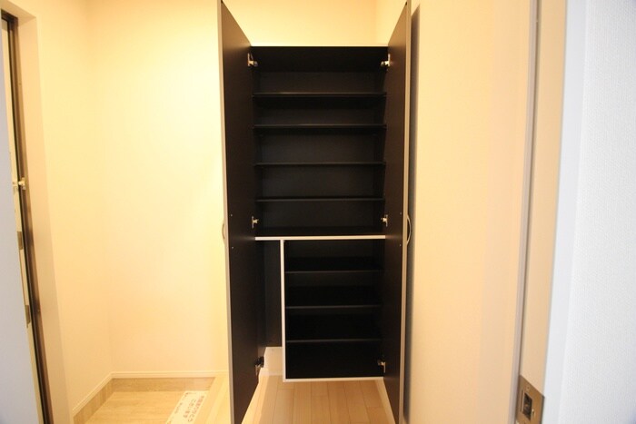 物件内観写真15　(靴箱)