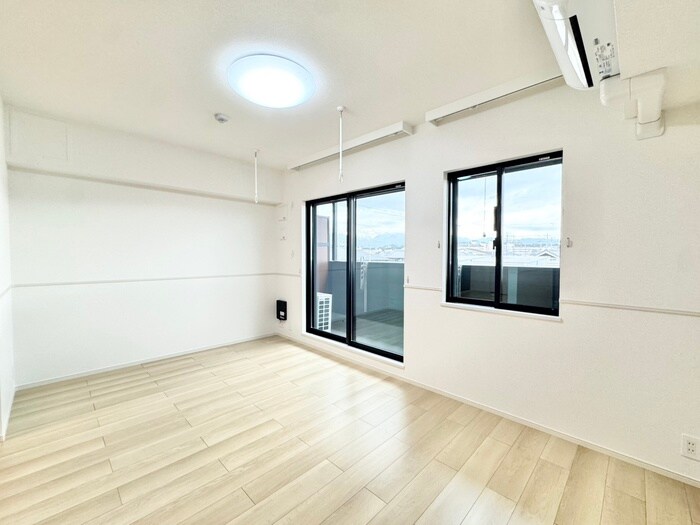 物件内観写真8　(居室)